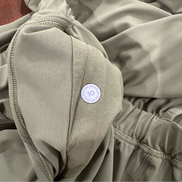 Lululemon Lightweight High-Neck Romper Bronze Green Size 10 Travel Casual - Picture 6 of 10